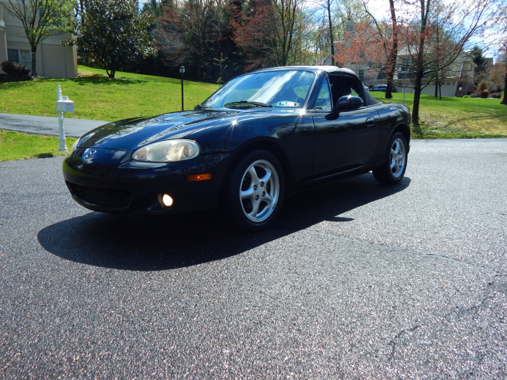 photo of 2002 Mazda MX-5 Miata Base